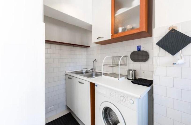 5Ino Apartment Бари Экстерьер фото