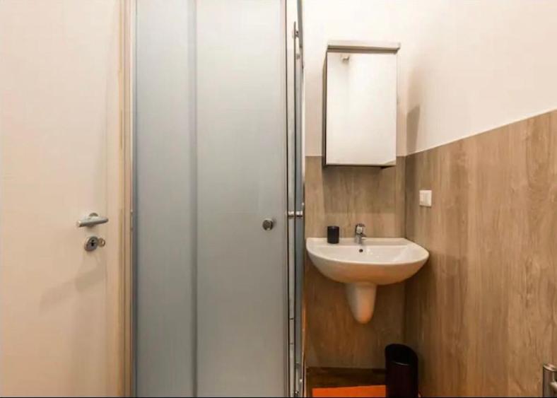 5Ino Apartment Бари Экстерьер фото