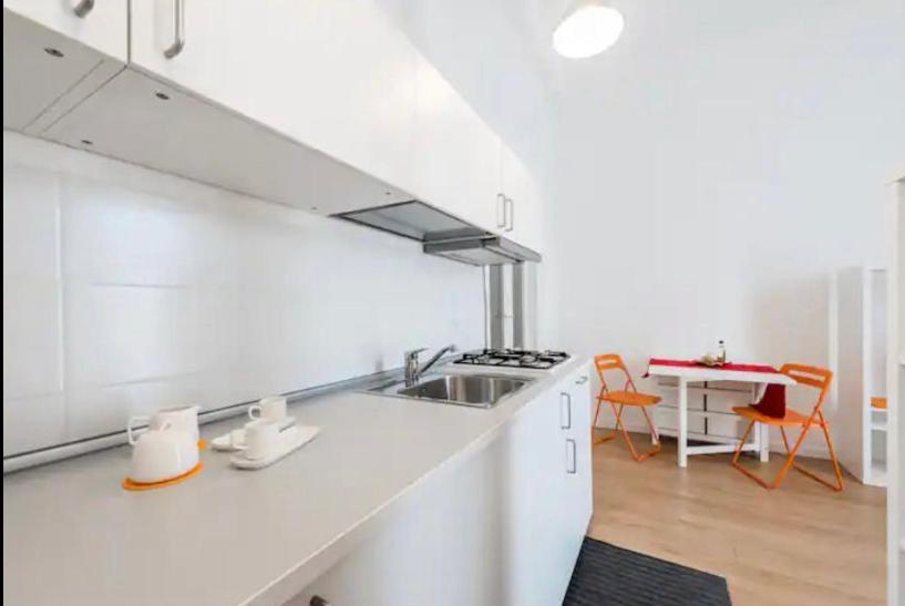 5Ino Apartment Бари Экстерьер фото