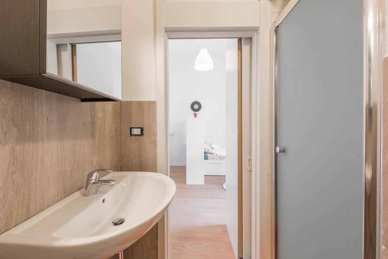 5Ino Apartment Бари Экстерьер фото